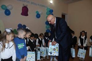 ადიგენის ხელმძღვანელობამ მუნიციპალიტეტში არსებული სკოლების პედაგოგებს, მოსწავლეებსა და მათ მშობლებს ახალი სასწავლო წლის დაწყება მიულოცა
