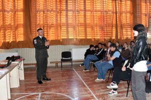 კადეტთა სამხედრო ლიცეუმის დირექტორი „ჩვენი ჯარის“ ფარგლებშისკოლის მოსწავლეებს შეხვდა