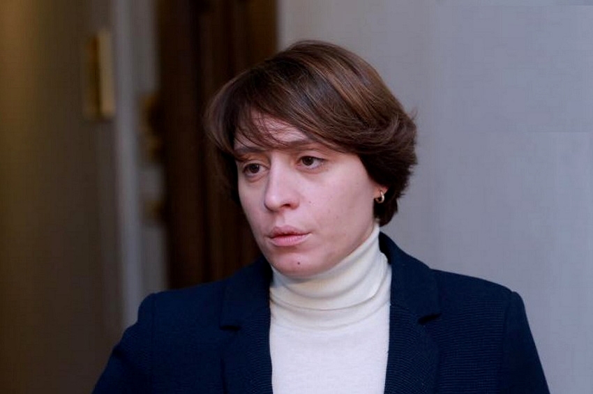 "ვიწყებთ პროტესტს სკოლის სახელმძღვანელოში ბელადი ბიძინას დიდების შეტანის გამო"
