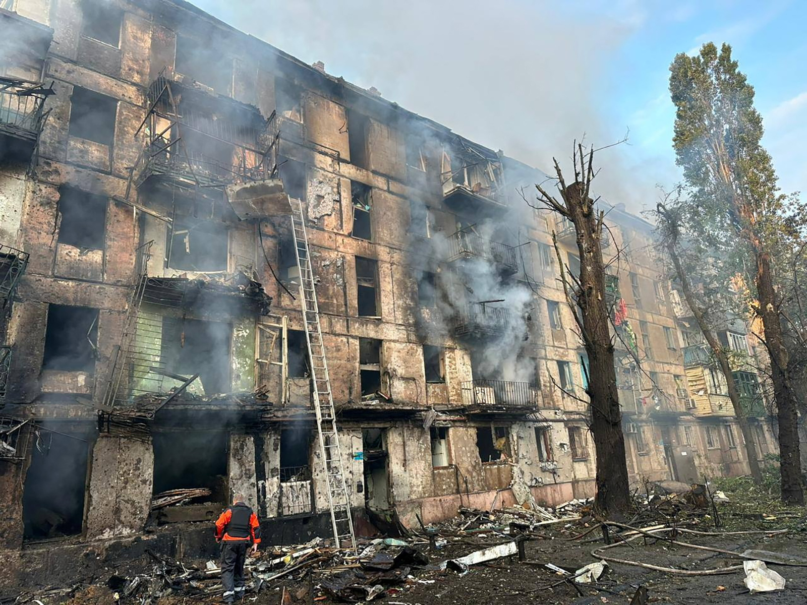 At least 3 dead, 25 wounded in Russian missile attacks on Kryvyi Rih