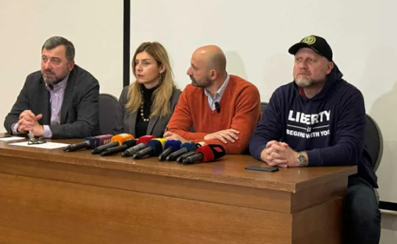 ოპოზიციური პარტიები ძალადობაში მონაწილე სამართალდამცავების დასჯას და დაკავებულების გათავისუფლებას ითხოვენ