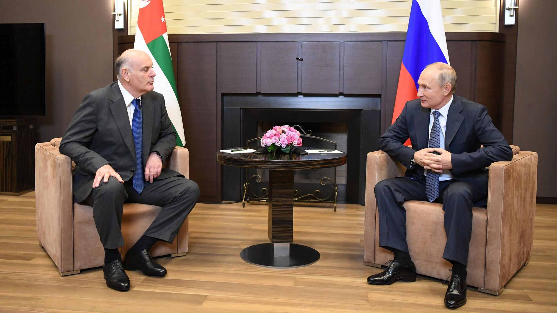 Владимир Путин примет в Сочи абхазского президента