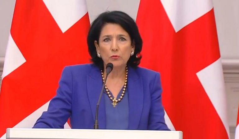 Президент Грузии обвинила правительство в конституционном перевороте