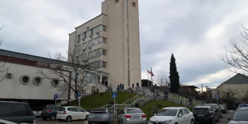 Омбудсмен Грузии оспорит в Конституционном суде запрет на ношение масок во время митингов