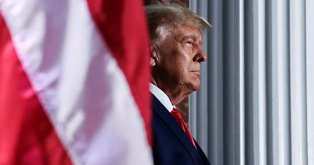 Трамп открыт к трехсторонней встрече с Путиным, Зеленским на Аляске -- Белый дом
