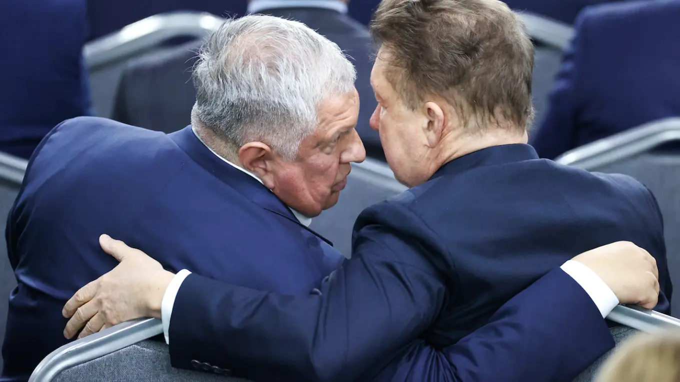 «Выживаем с трудом». У российских нефтяных компаний начались проблемы с попытками увеличить добычу