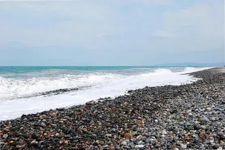 В Батуми море выбросило на берег тело мужчины