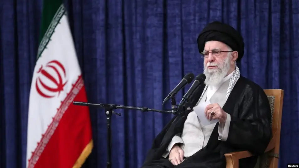 The Times: аятолла Хаменеи готовит план побега в Москву на фоне протестов