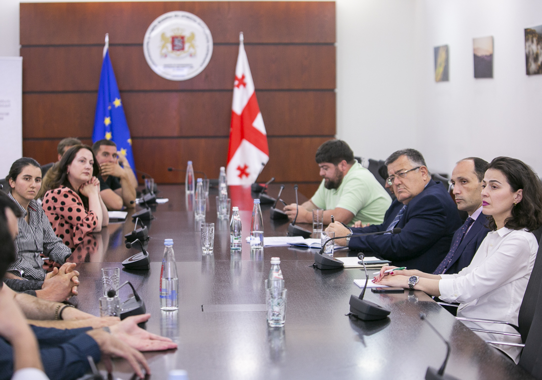 ლევან დავითაშვილი ახალგაზრდა ფერმერებს შეხვდა
