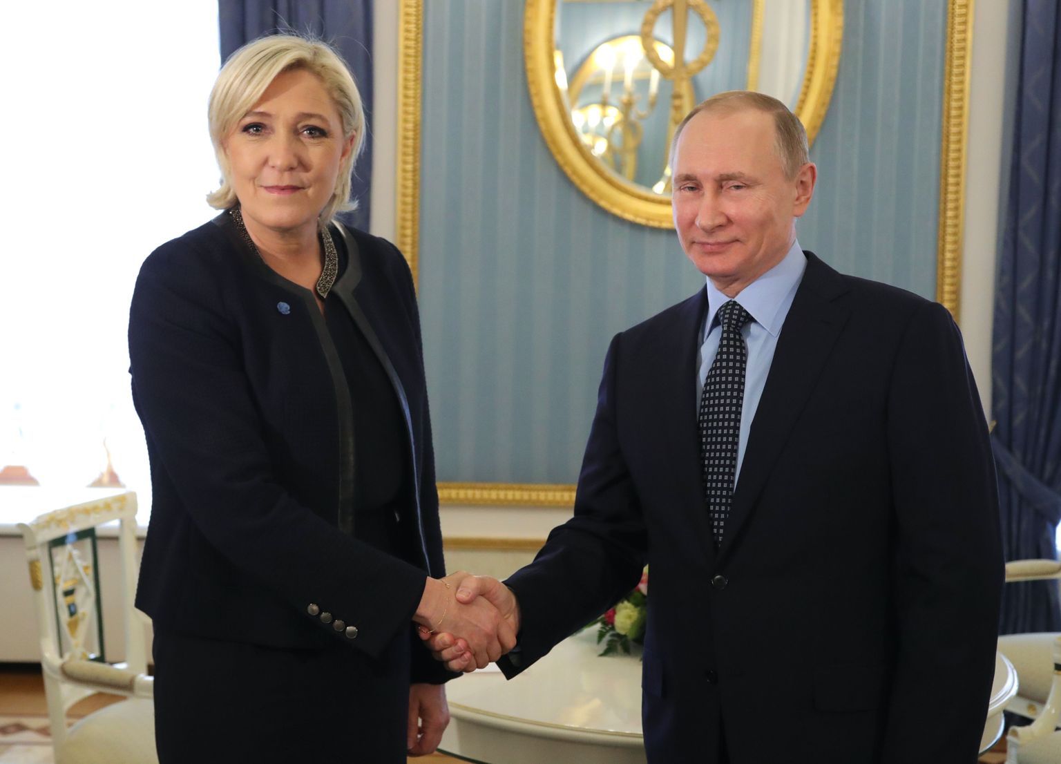 Сторонники Ле Пен и Орбана объединились в Европарламенте