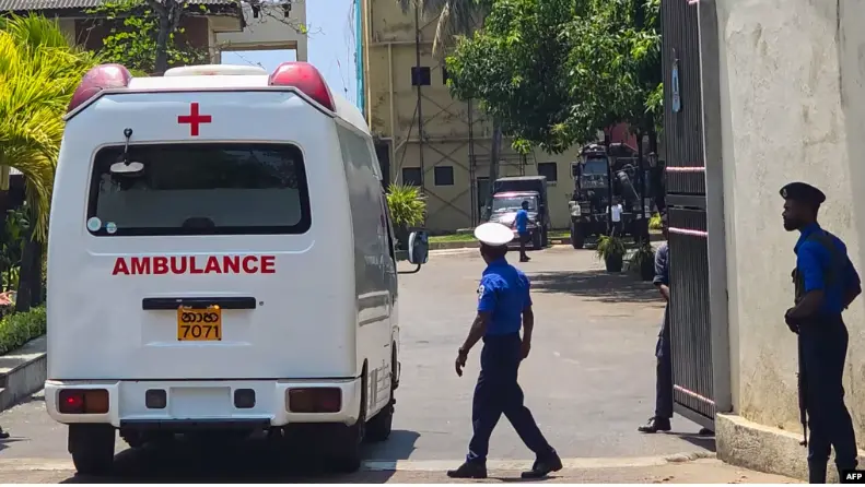 Иранский фрегат терпит бедствие у Шри-Ланки