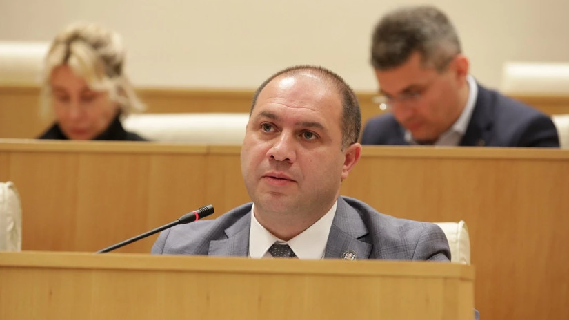 "ქართული ოცნება" თანაგუნდელის გარდაცვალებაში ოპონენტებს სდებს ბრალს