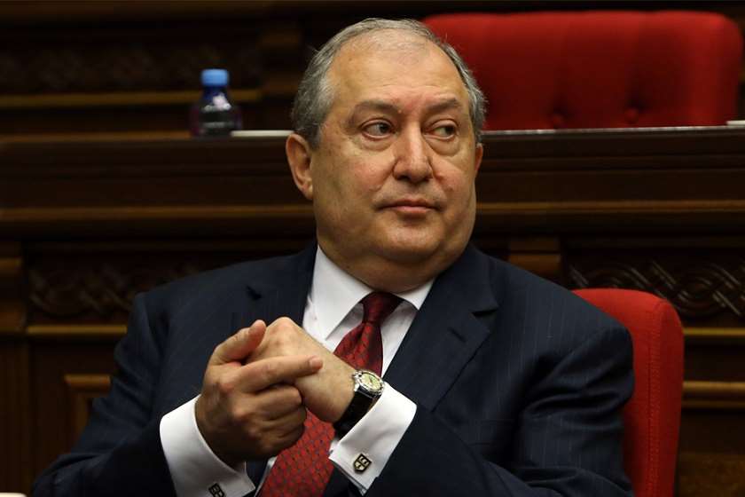არმენ სარქისიანი სომხეთის პრეზიდენტის პოსტიდან გადადგა