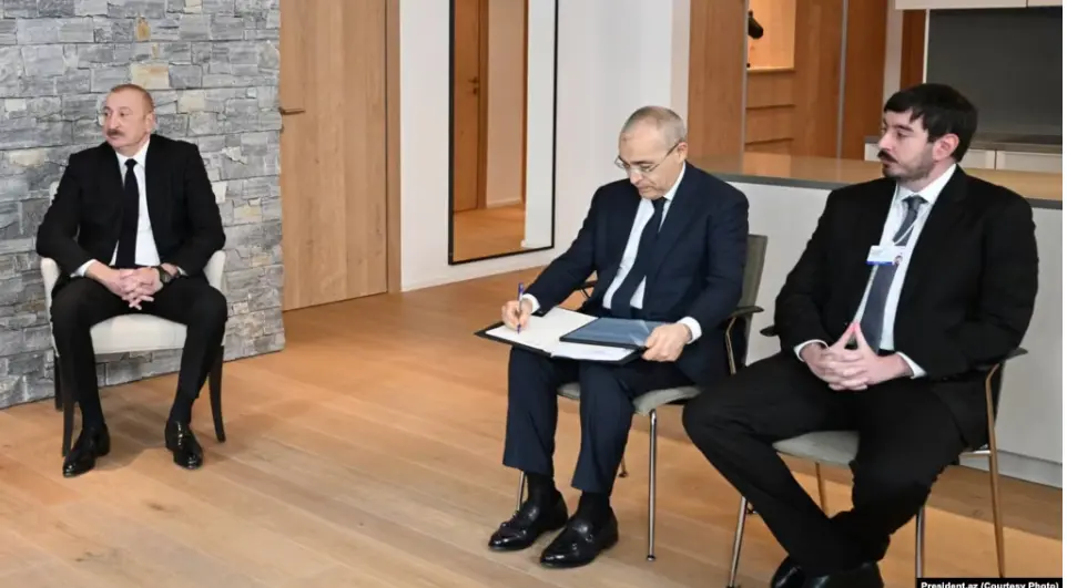 На встречах в Давосе Ильхама Алиева сопровождает его сын