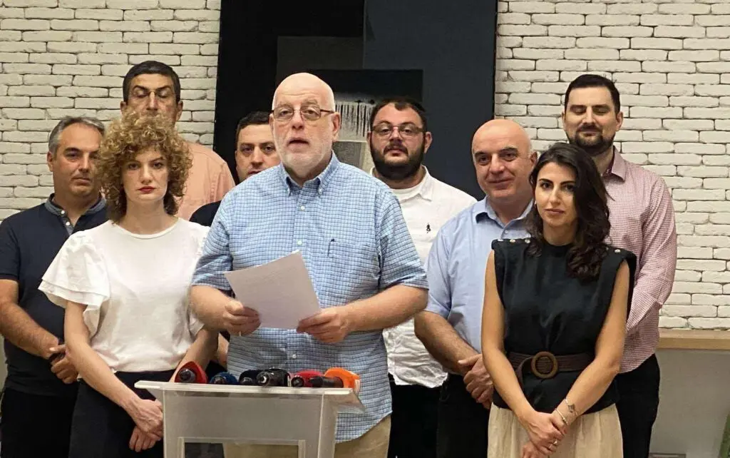 NGO-ები: უვიზოზე ნებისმიერ უარყოფით გადაწყვეტილებაზე პასუხისმგებლობას „ოცნებას" ვაკისრებთ