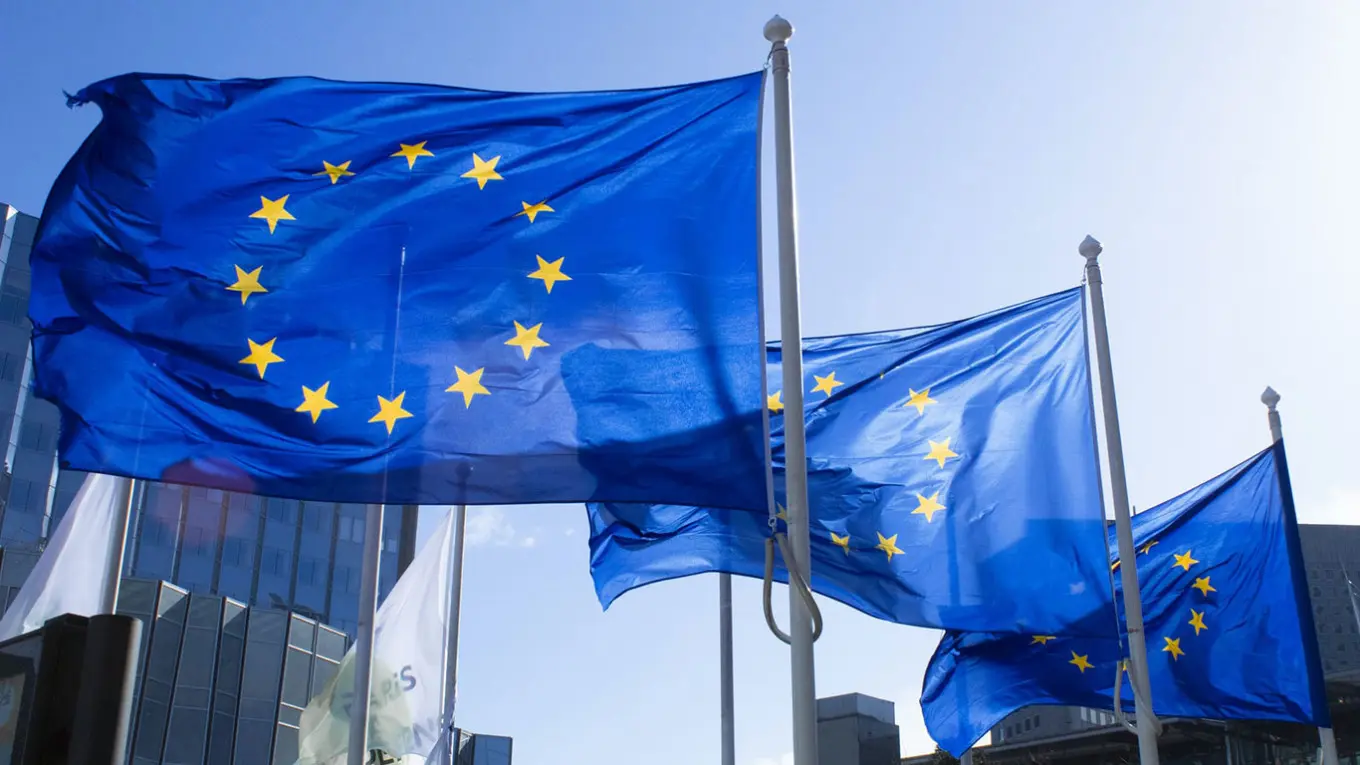ЕС готовит санкции против китайских НПЗ за покупку российской нефти