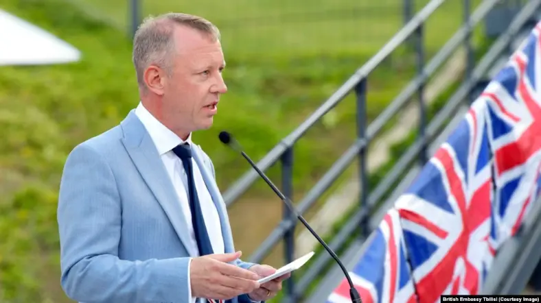 Британский посол покинул МИД Грузии без комментариев