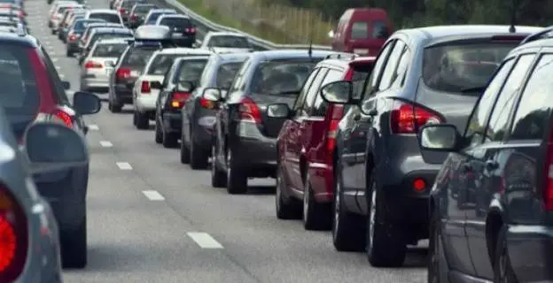 6+ ასაკის მანქანების შემოყვანა აღარ აიკრძალება, თუმცა გაძვირდება