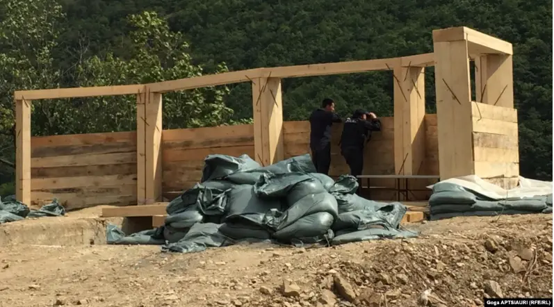 «Есть надежда» — в Цхинвали вновь требуют снятия поста грузинской полиции