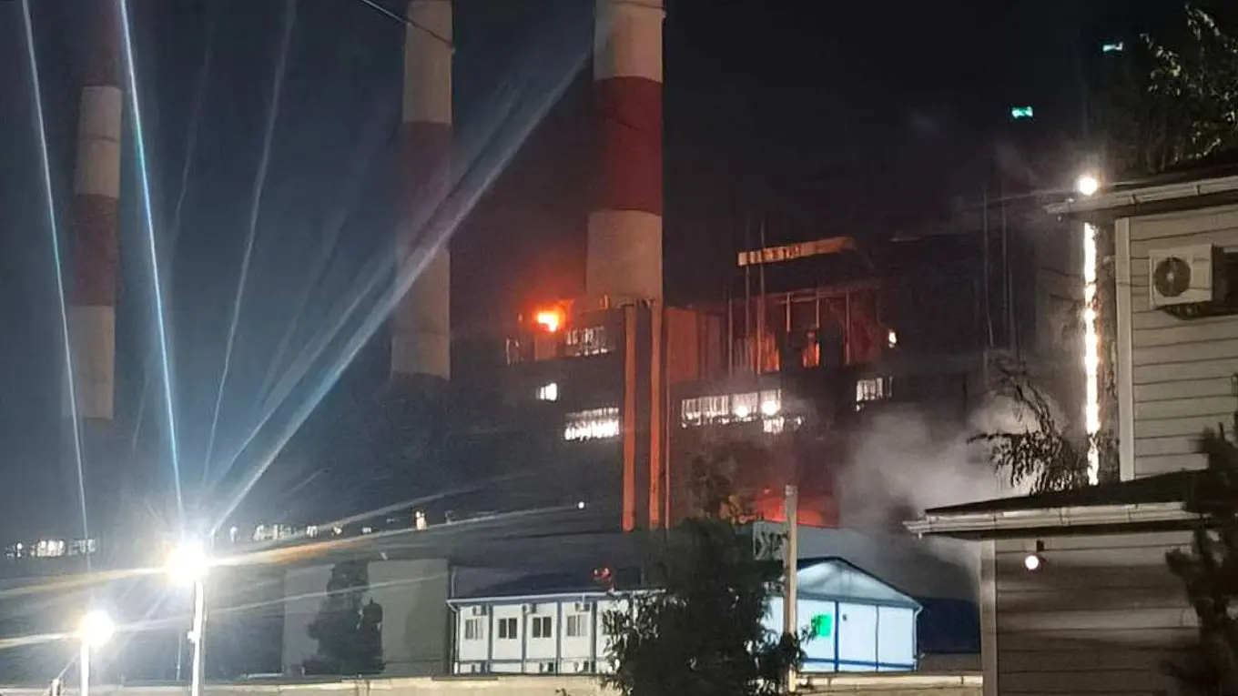 Украина атаковала дронами Новочеркасск в Ростовской области. Вспыхнули пожары, ранены три человека