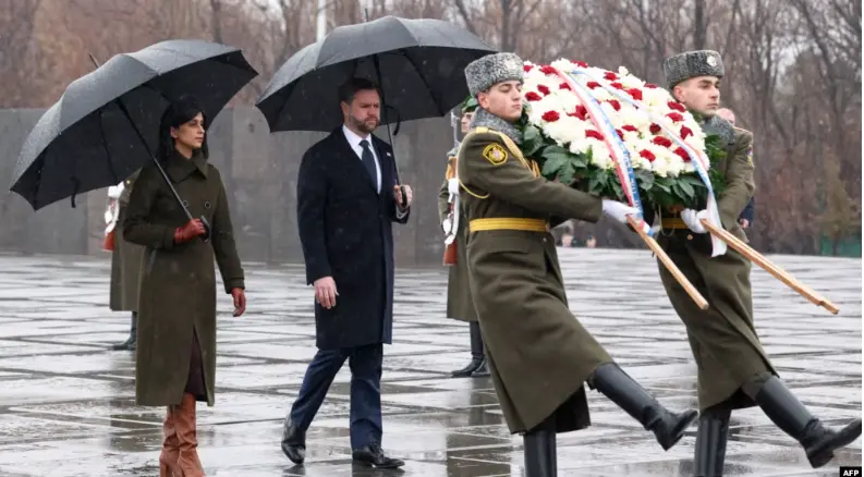 Демократы раскритиковали Вэнса за удаление поста с упоминанием геноцида армян