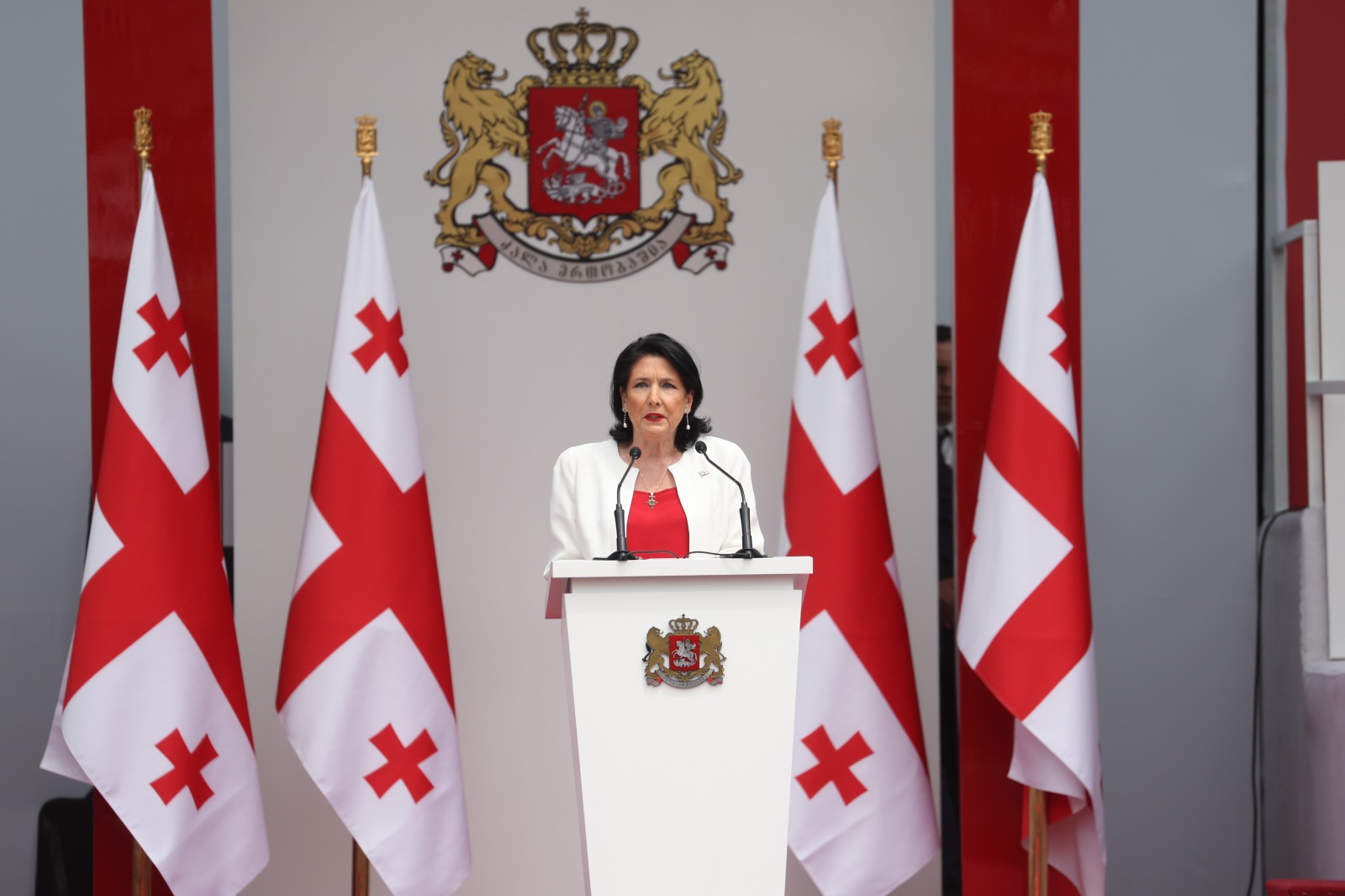 ზურაბიშვილმა საქართველოს დამოუკიდებლობის დღისადმი მიძღვნილ ცერემონიაზე ხელისუფლება მკაცრად გააკრიტიკა [პრეზიდენტის სიტყვა სრულად]