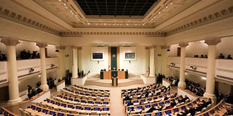 «Красный крест» и финансовые учреждения выведут из-под действия закона «о грантах»