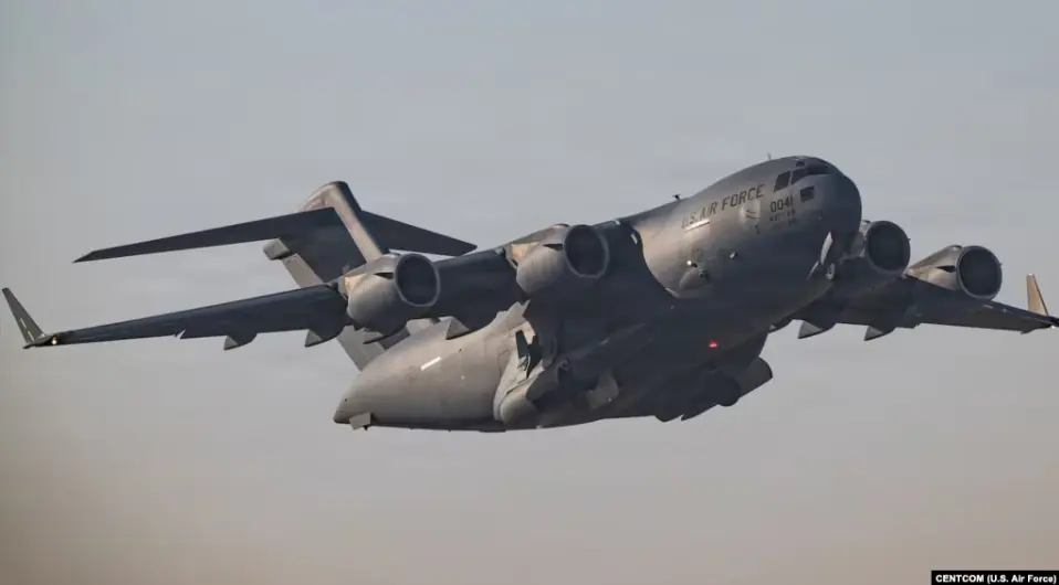 В Тбилиси приземлился американский военный самолёт, который вскоре покинул аэропорт