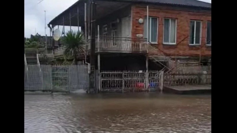 ფოთსა და ოზურგეთში სტიქიამ პრობლემები შექმნა