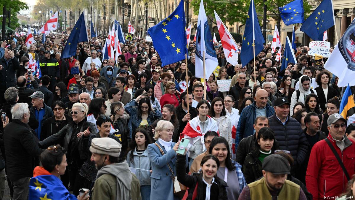 6 ოპოზიციური პარტია 28 აპრილს რესპუბლიკის მოედანზე დაგეგმილ აქციას უერთდება