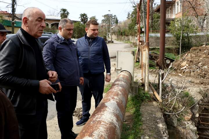 სახელმწიფო რწმუნებულის მოადგილე სენაკის მერთან ერთად მიმდინარე პროექტებს გაეცნო