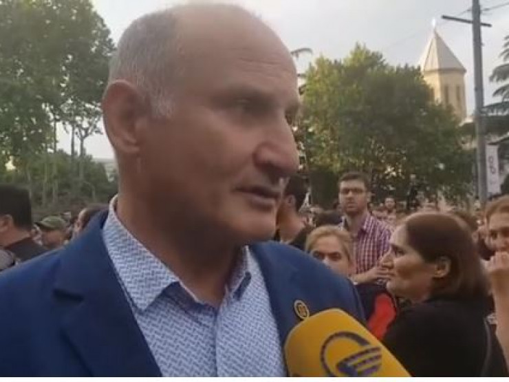 "ჩვენ ვიცავთ გახარიას, რადგან კარგად მოიქცა"