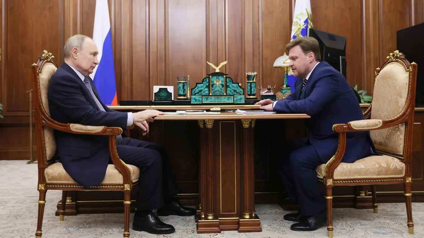 Глава крупнейшей электрогенерирующей компании России сообщил Путину о бедственном финансовом положении