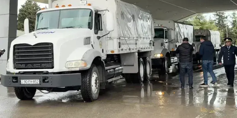 Азербайджан оказывает гуманитарную помощь Ирану