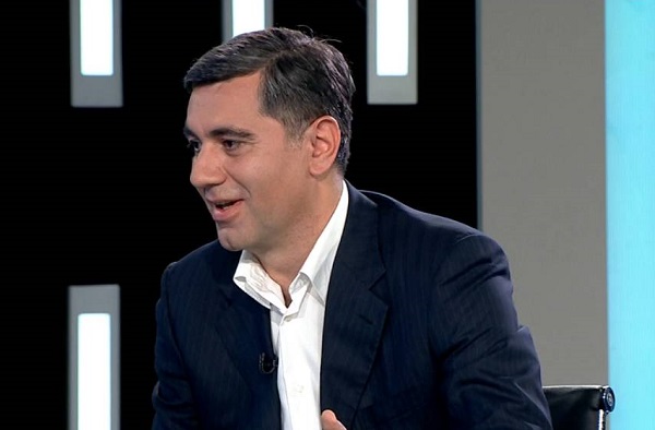 ოქრუაშვილი "რუსთავი 2"–ის წილების 80%–ის ჟურნალისტებზე გადაფორმებას გეგმავს