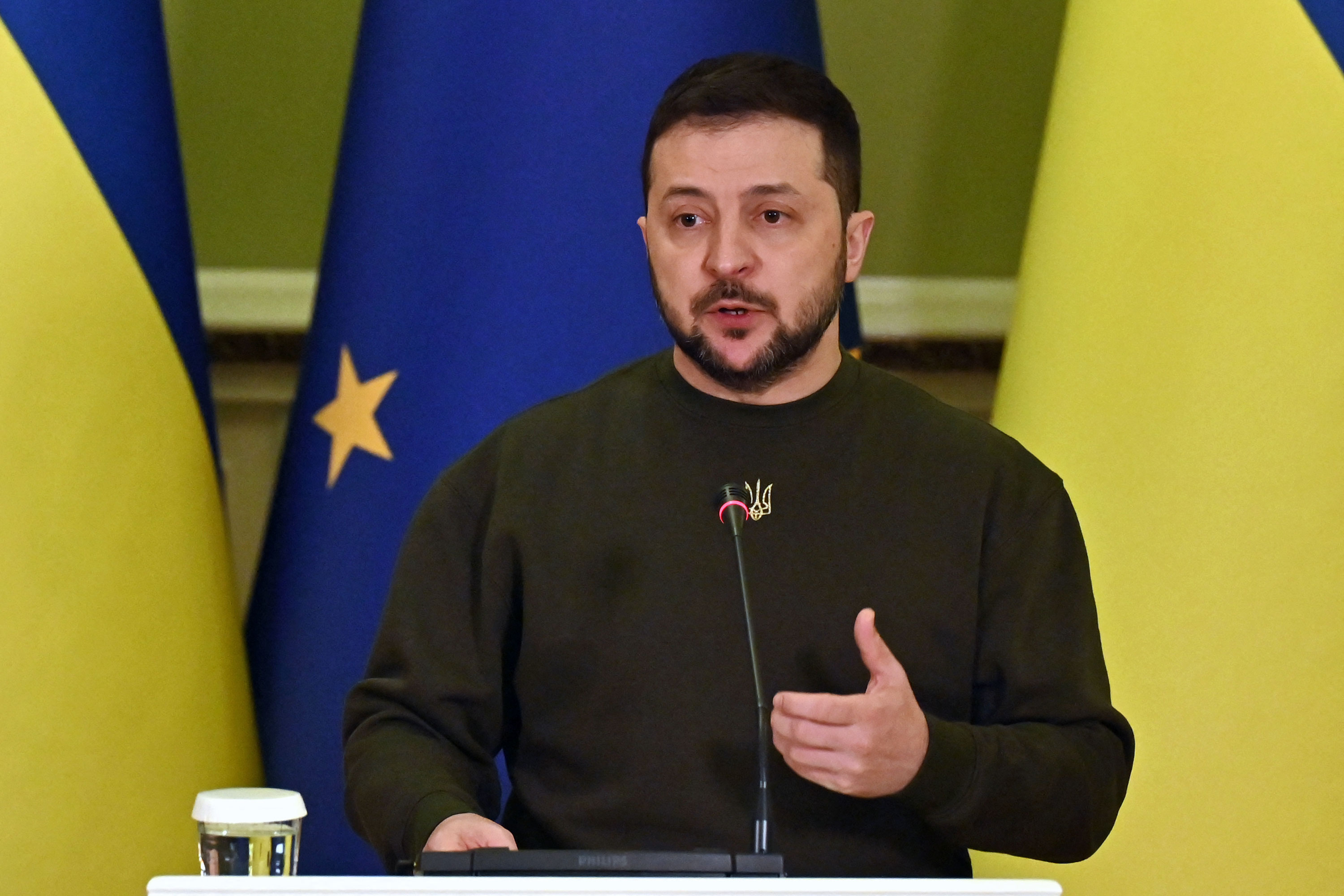 Ukraine will fight to hold on to its "fortress" Bakhmut, Zelensky says