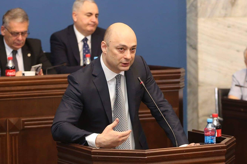 ქობულიას თქმით, ქვეყანას მინისტრთა კაბინეტი "ნაწილობრივ მართავს"