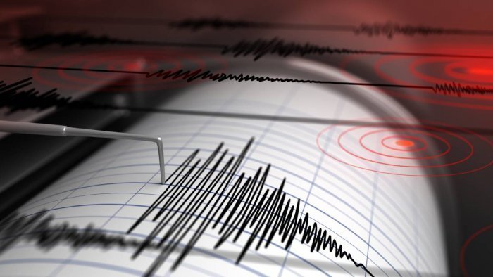 Magnitude 7.2 earthquake strikes Tajikistan, near border with China