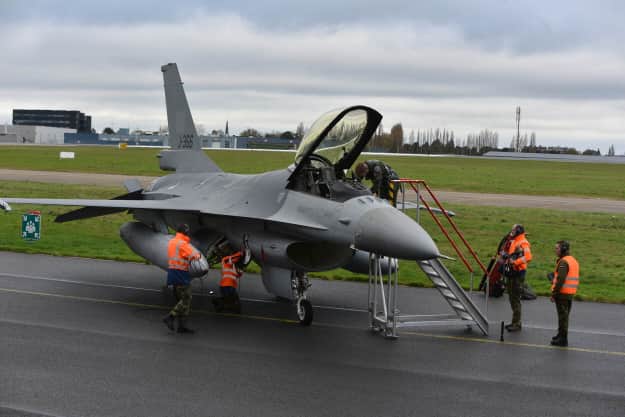 Нидерланды направили в Румынию пять F-16 для обучения украинских пилотов