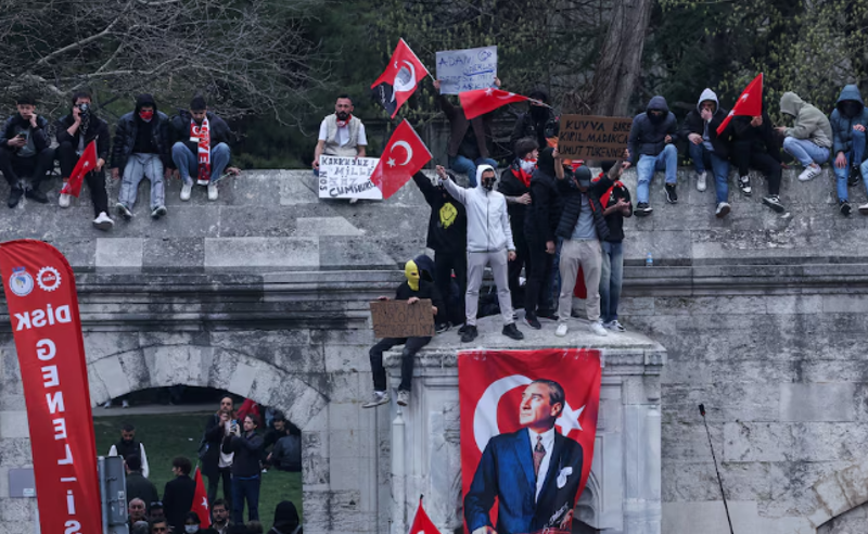 თურქეთში აქციებზე ასობით ადამიანი დააკავეს