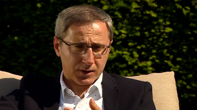 მედია – კიევში ზურაბ ადეიშვილს თავს დაესხნენ