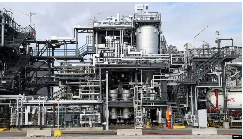 Цена на нефть взлетела почти до 120 долларов. Это максимум с 2022 года