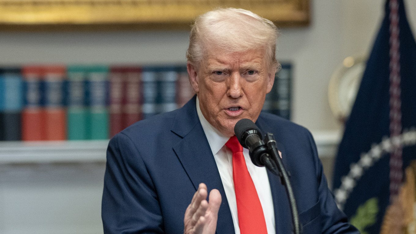 Трамп приготовился ввести тарифы в отношении товаров из России и еще 14 стран
