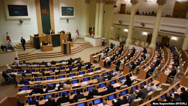 პარლამენტი მთავრობის ახალ შემადგენლობას კენჭს 8 სექტემბერს უყრის