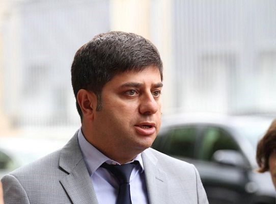 აქცია "სირცხვილიას" მონაწილესა და ქუცნაშვილს შორის ინციდენტი მოხდა