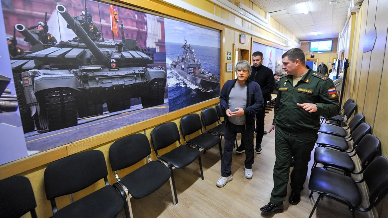 Расходы бюджета на вербовку контрактников для войны достигли 4 триллионов рублей в год