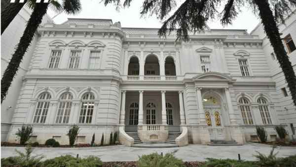 პრეზიდენტის რეზიდენციასთან საპროტესტო აქცია მიმდინარეობს