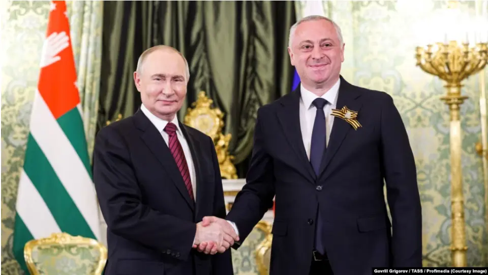 Путину – 73. Его поздравили Гунба и Гаглоев