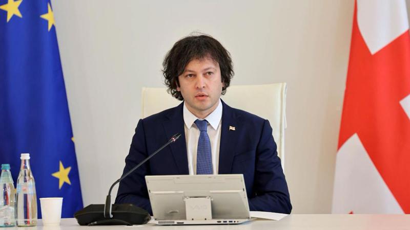 ევროკავშირში გადაწყვეტილების მიმღები პირებისგან განსხვავებით, საქართველოს პრემიერი ირწმუნება, რომ "აგენტების" კანონი "თვისებრივად დაგვაახლოებს ბლოკში ინტეგრაციის მიღწევასთან"