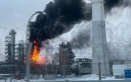 Пожар возник на установке вакуумной перегонки мазута НПЗ ЯНОС 1 октября